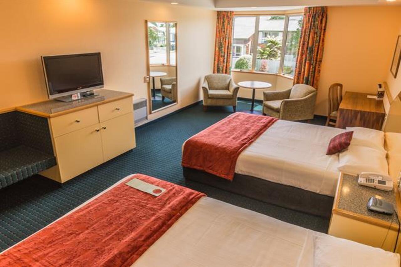 Distinction Luxmore Hotel Te Anau Exterior foto