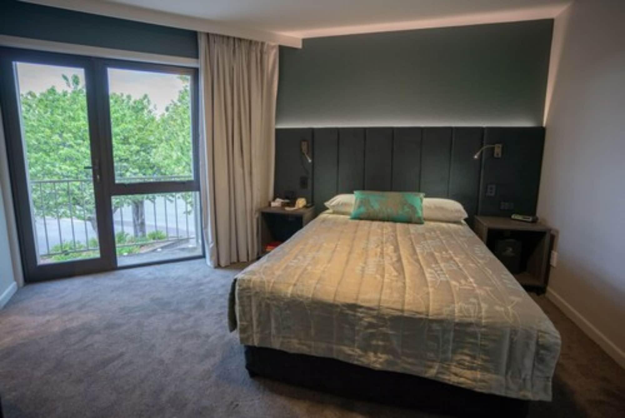Distinction Luxmore Hotel Te Anau Exterior foto