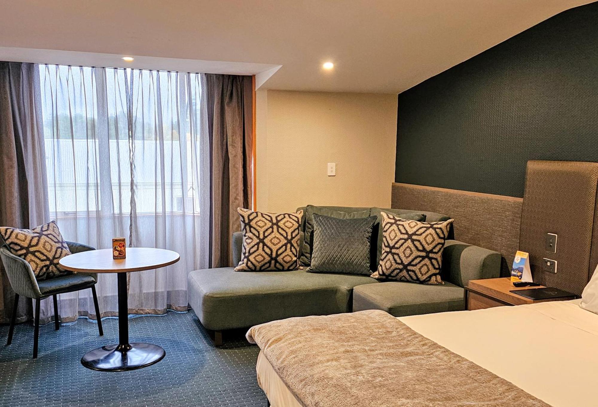 Distinction Luxmore Hotel Te Anau Exterior foto
