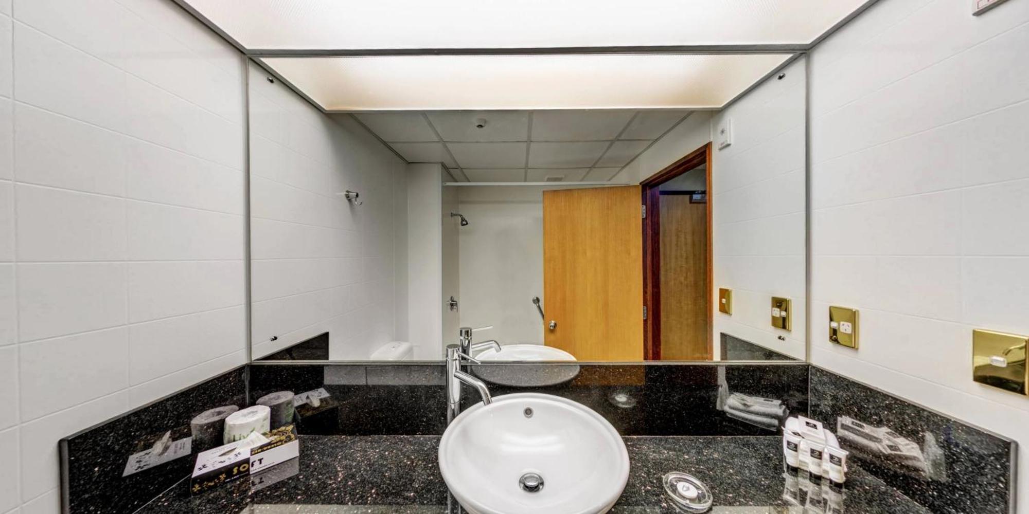Distinction Luxmore Hotel Te Anau Exterior foto