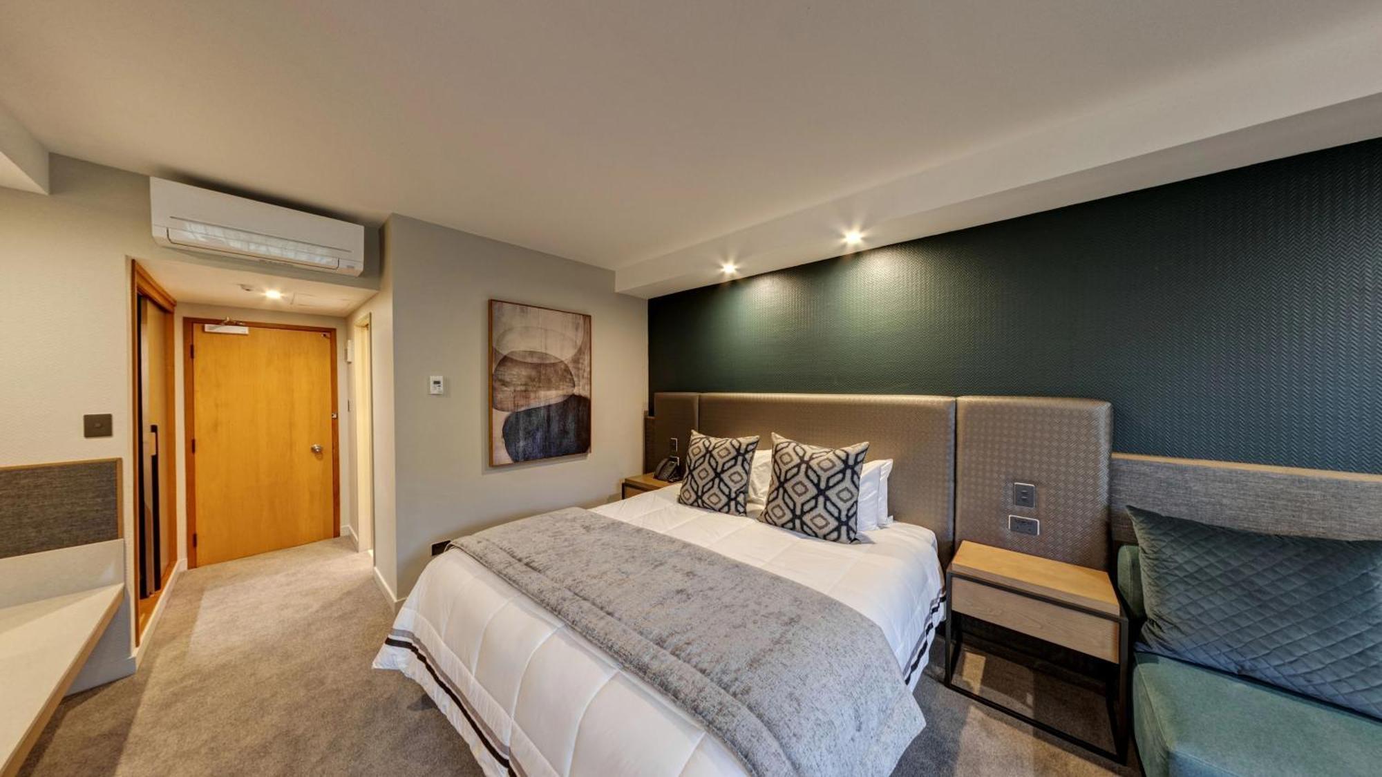 Distinction Luxmore Hotel Te Anau Exterior foto
