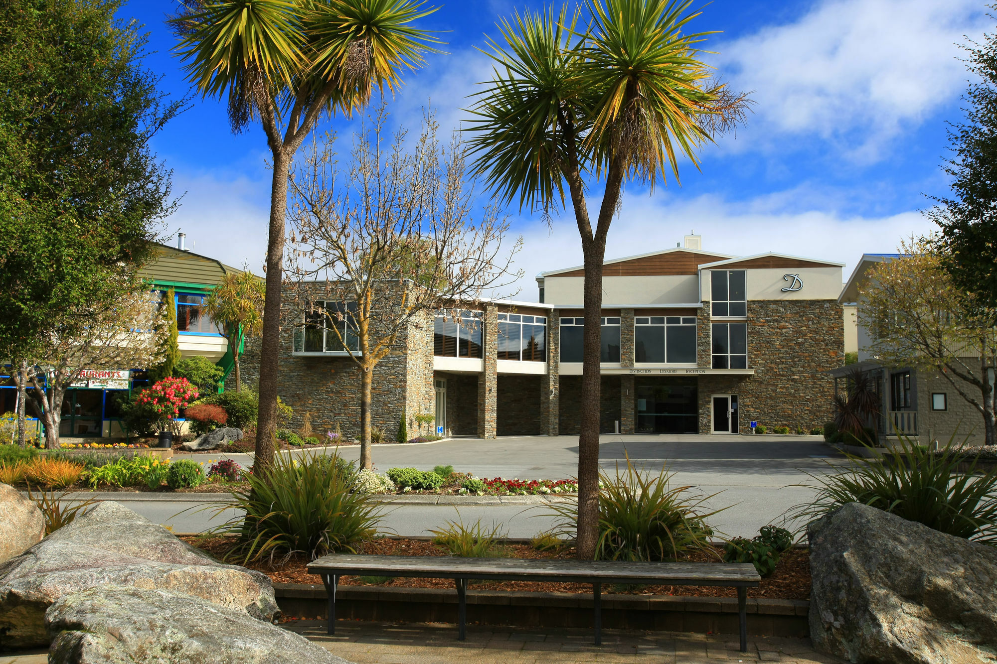 Distinction Luxmore Hotel Te Anau Exterior foto